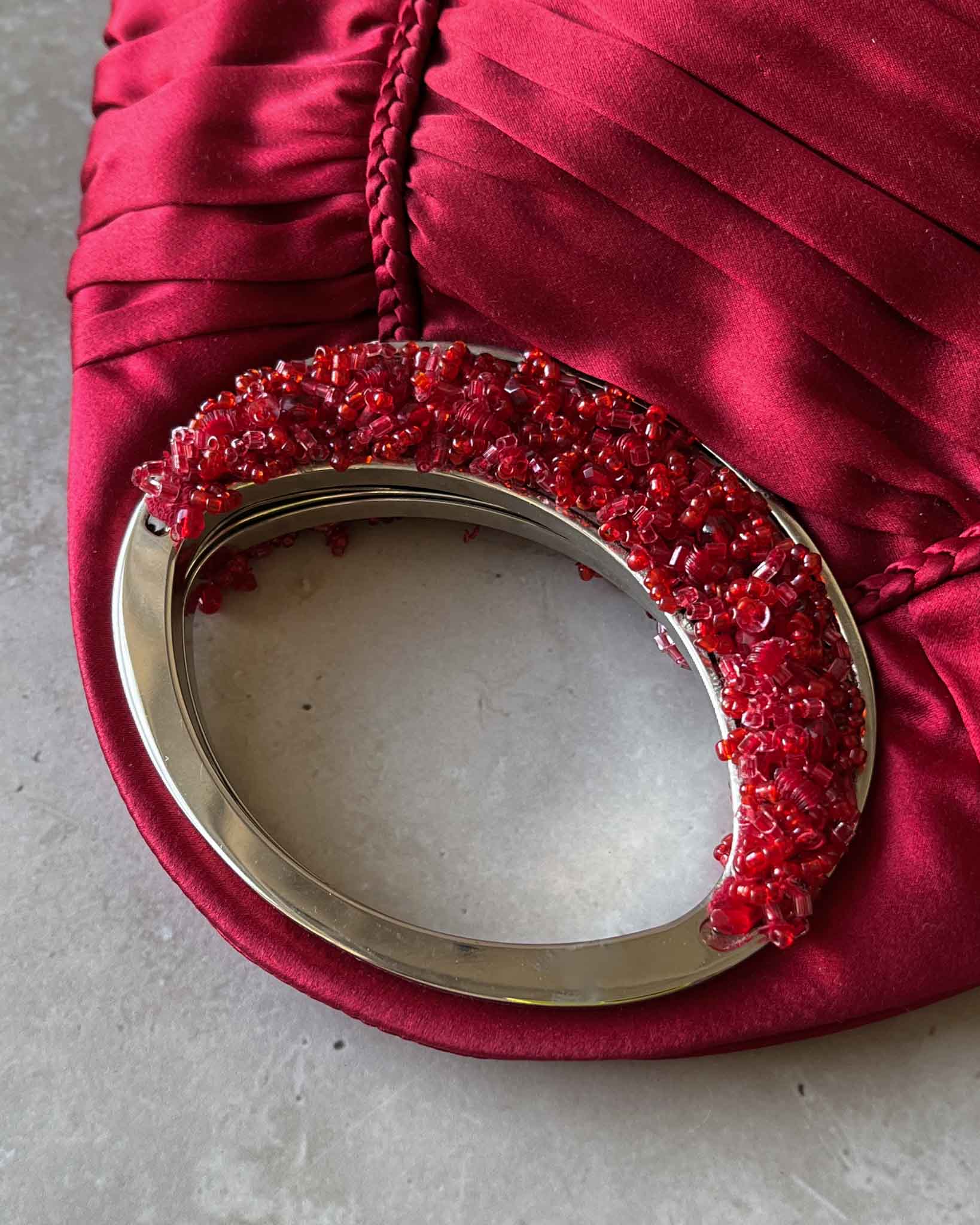 Lucky Horseshoe Round Purse in Red – Collen & Clare